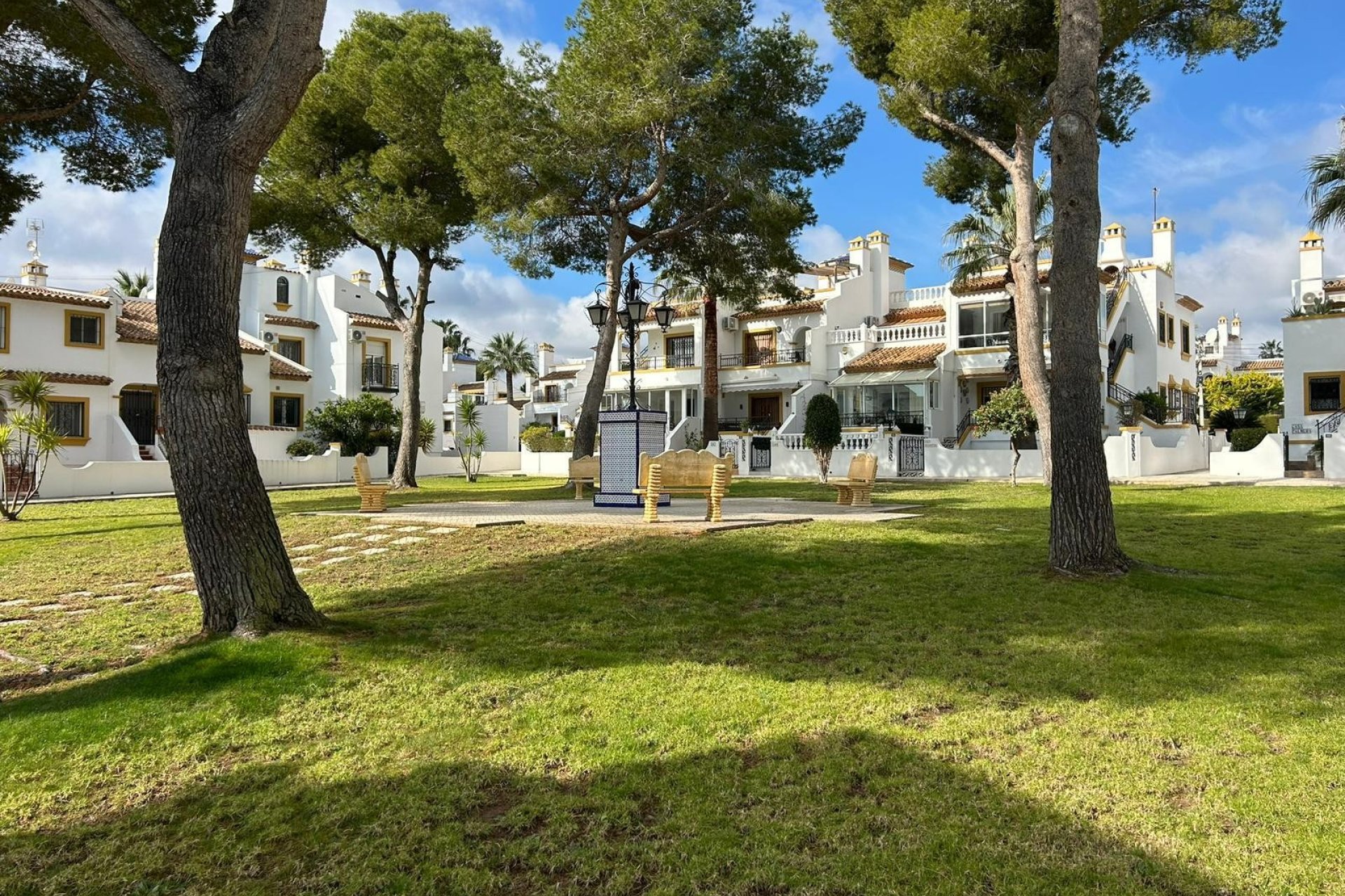 Sale - Semi-detached house - Orihuela costa - Villamartín Golf Resort