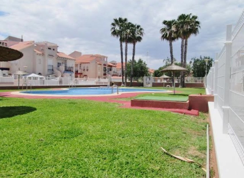 Sale - Townhouse - Orihuela costa - Playa Flamenca