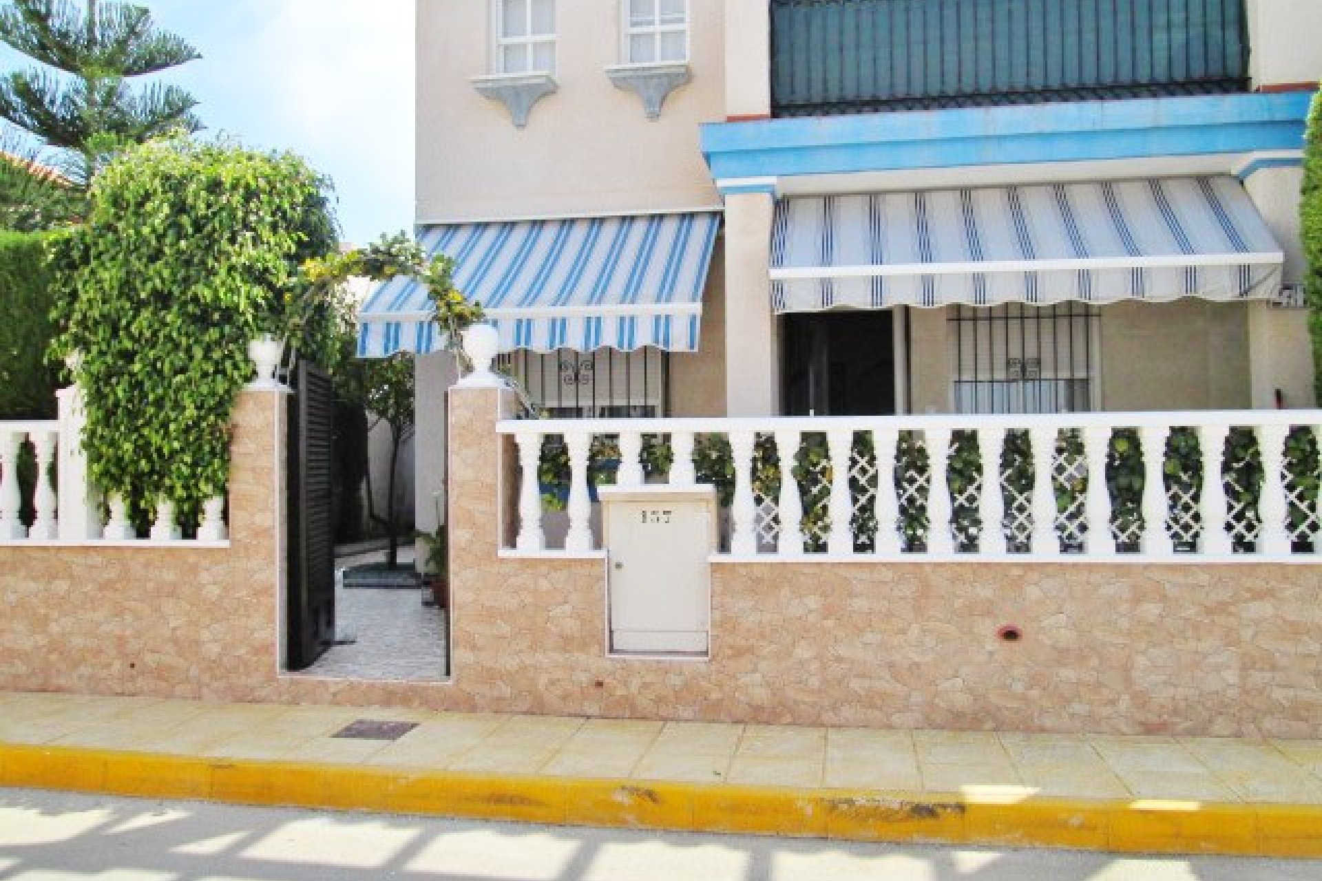 Sale - Townhouse - Orihuela costa - Playa Flamenca