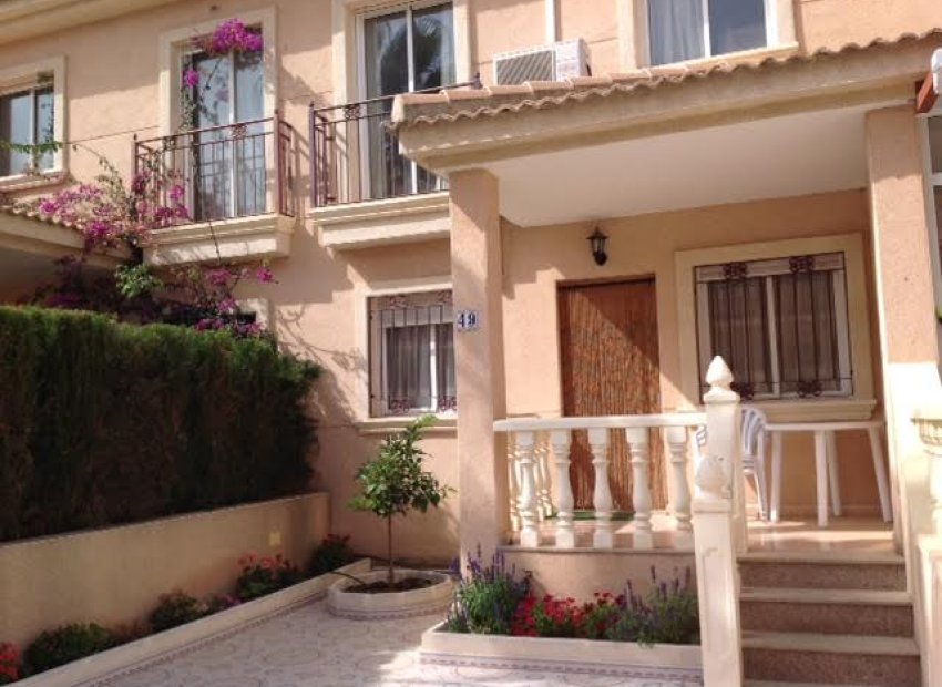 Sale - Triplex - Orihuela costa - La Zenia