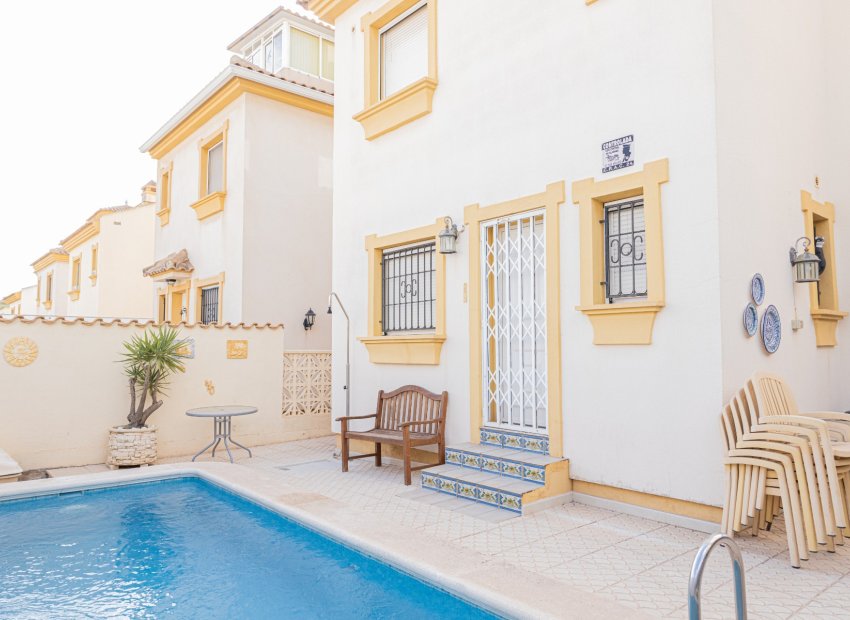 Sale - Villa - Cabo Roig