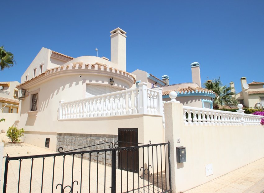 Sale - Villa - Orihuela costa - Cabo Roig