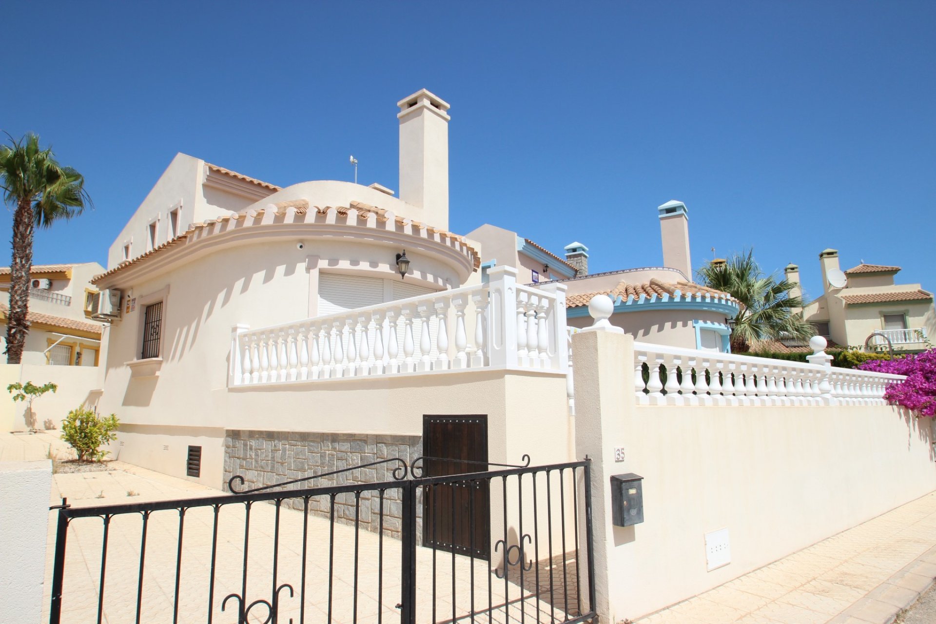 Sale - Villa - Orihuela costa - Cabo Roig