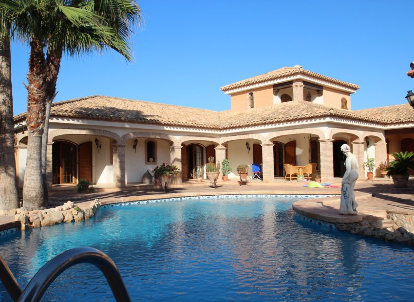 Sale - Villa - Orihuela costa - Cabo Roig