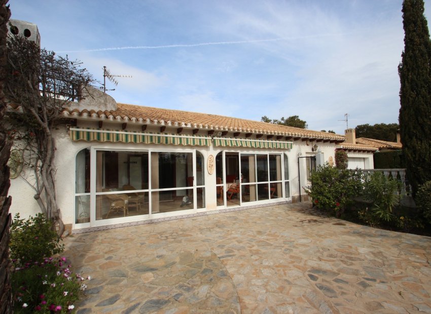 Sale - Villa - Orihuela costa - Cabo Roig