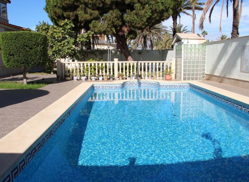 Sale - Villa - Orihuela costa - Cabo Roig