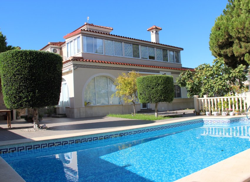 Sale - Villa - Orihuela costa - Cabo Roig