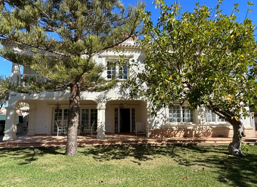 Sale - Villa - Orihuela costa - Cabo Roig