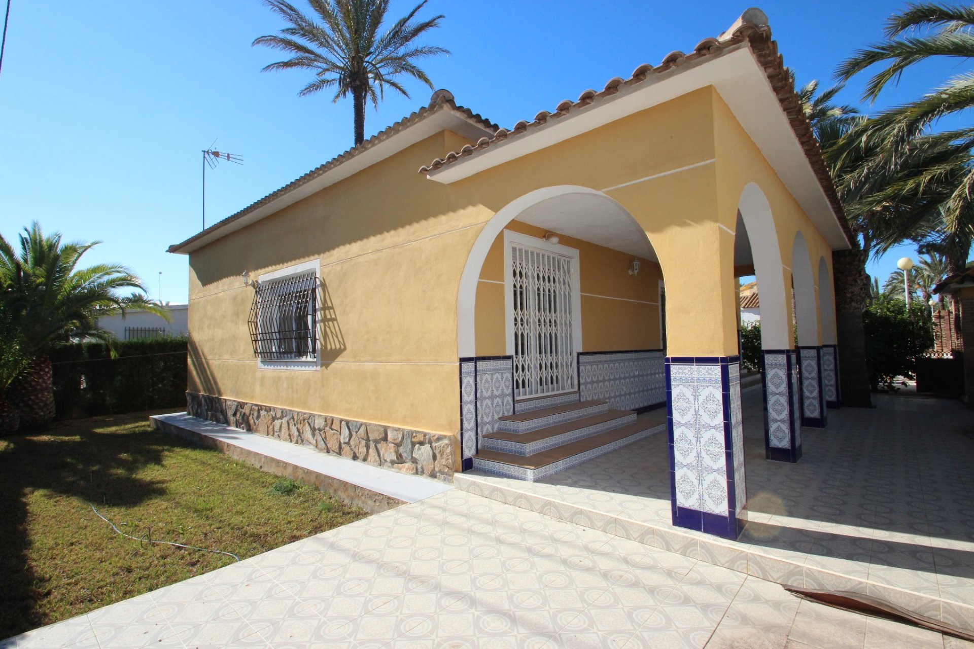 Sale - Villa - Orihuela costa - Cabo Roig