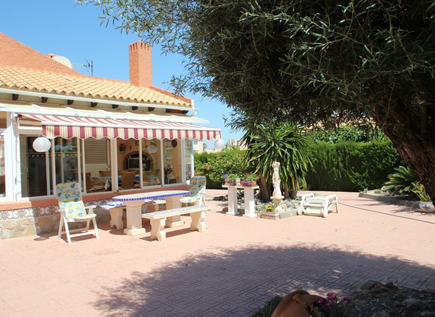 Sale - Villa - Orihuela costa - Cabo Roig