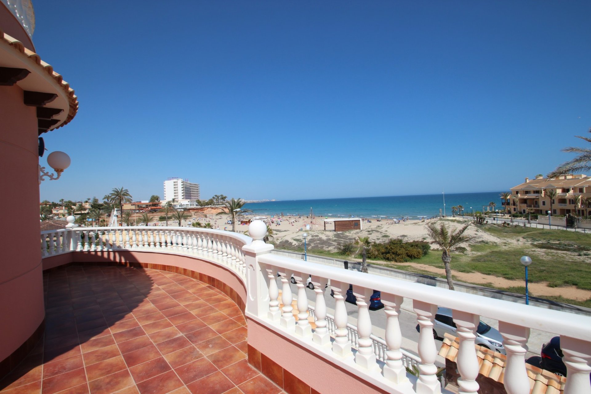 Sale - Villa - Orihuela costa - La Zenia