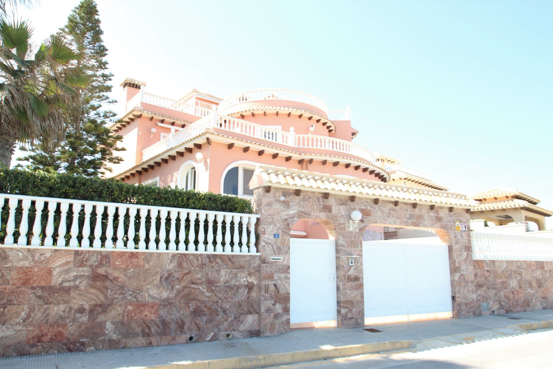 Sale - Villa - Orihuela costa - La Zenia