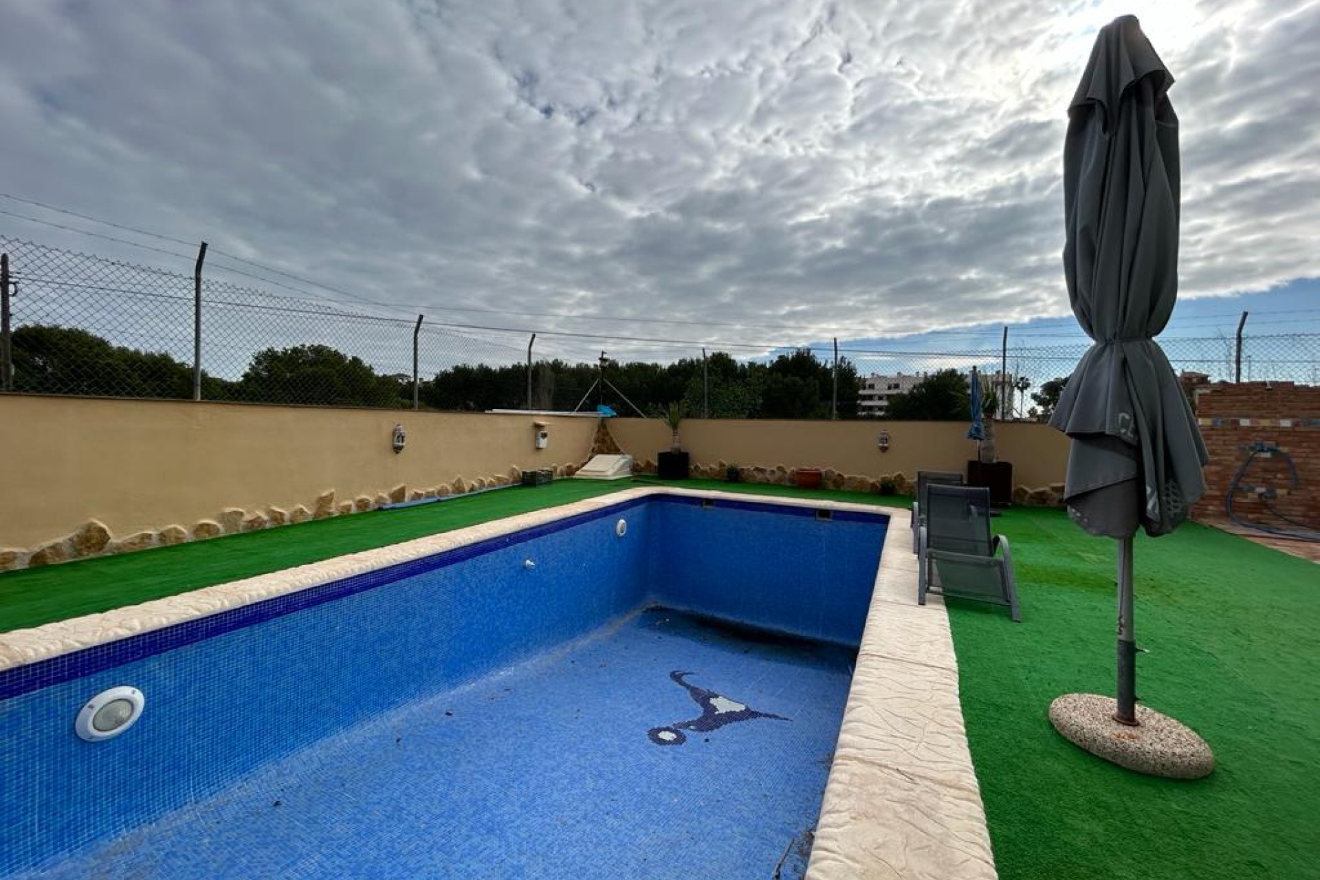 Sale - Villa - Orihuela costa - La Zenia