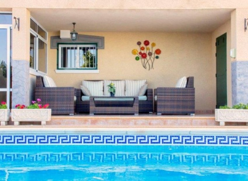 Sale - Villa - Torrevieja - La Mata