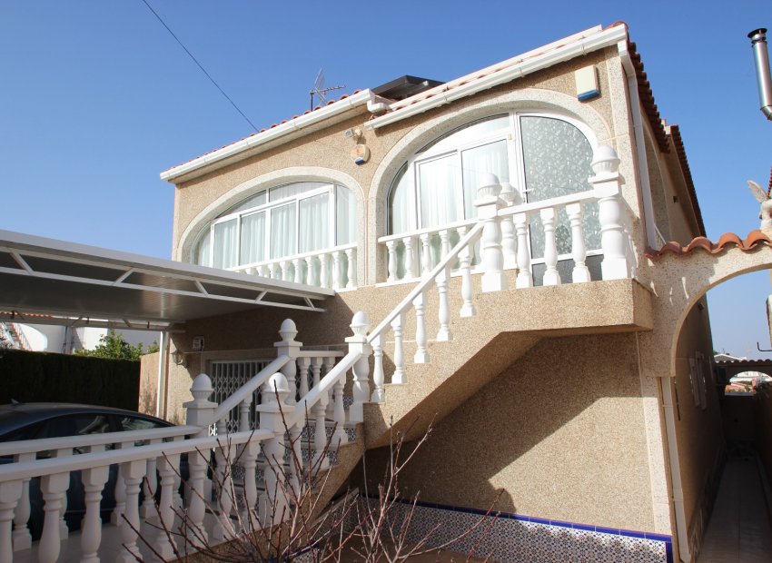 Sale - Villa - Torrevieja - Los Balcones