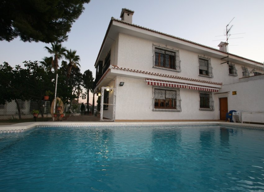 Sale - Villa - Torrevieja - Los Balcones