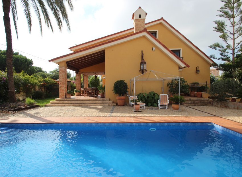 Sale - Villa - Torrevieja - Nueva Torrevieja/Aguas Nuevas