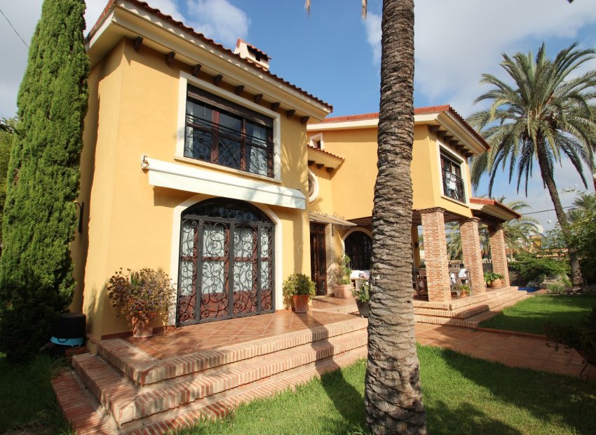 Sale - Villa - Torrevieja - Nueva Torrevieja/Aguas Nuevas