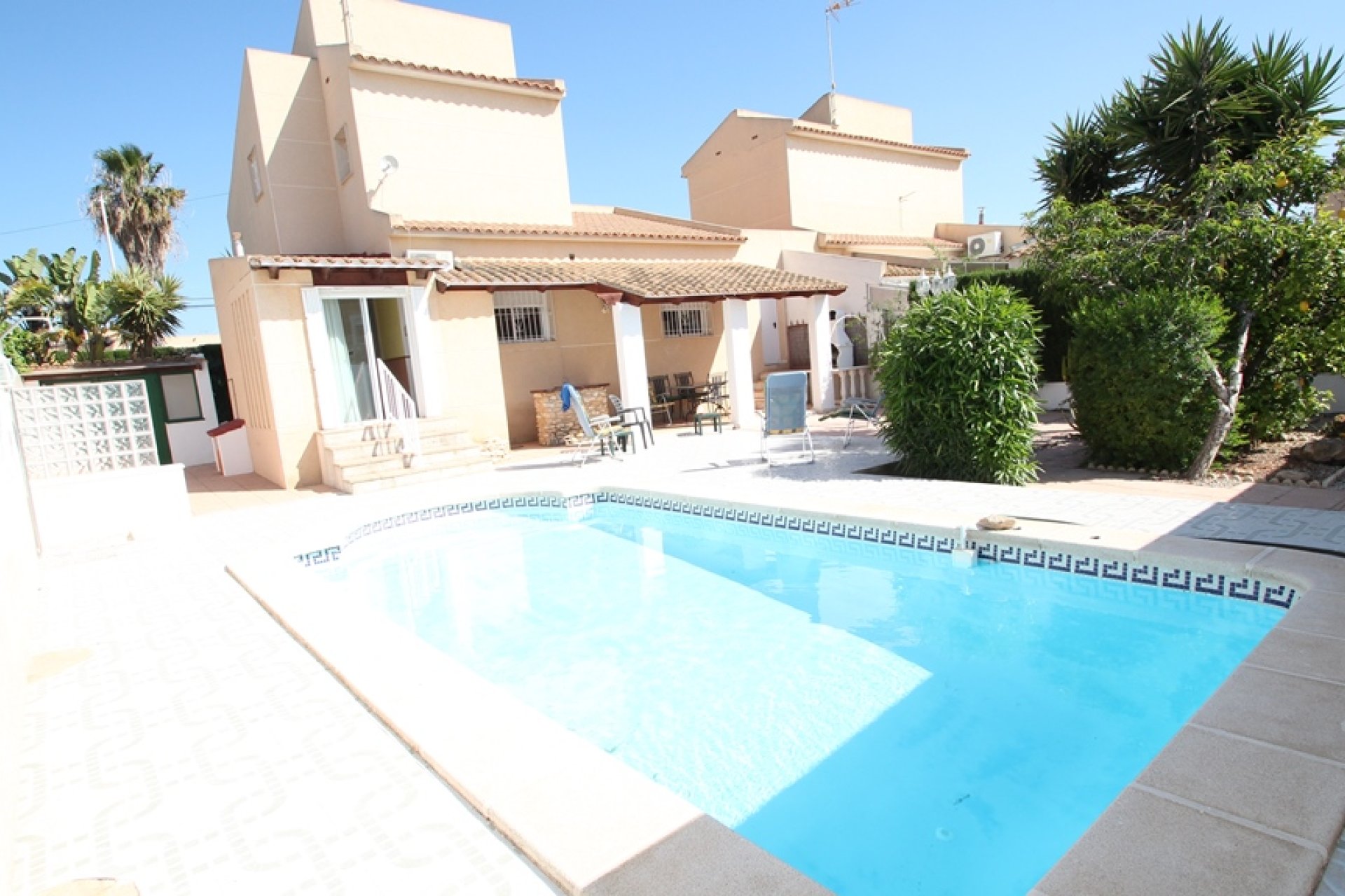 Вторичная недвижимость - Дом - Torrevieja - La Siesta - El Salado - Torreta