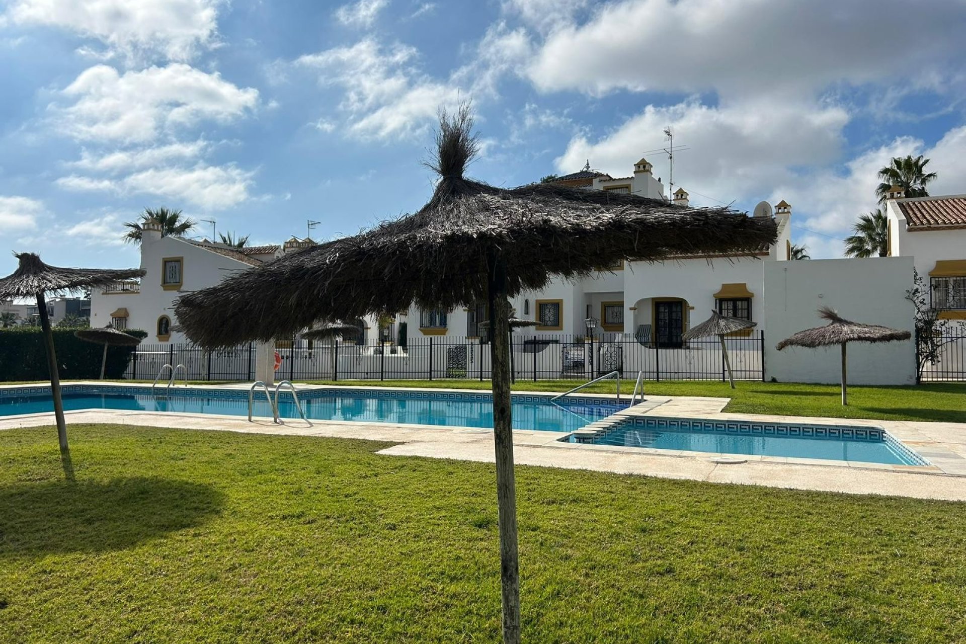 Вторичная недвижимость - Двухквартирный дом - Orihuela costa - Villamartín Golf Resort
