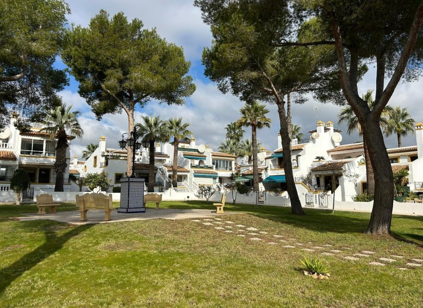 Вторичная недвижимость - Двухквартирный дом - Orihuela costa - Villamartín Golf Resort