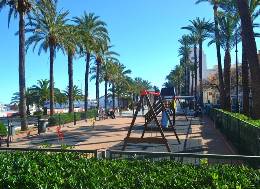 Вторичная недвижимость - квартира - Denia - Las Marinas