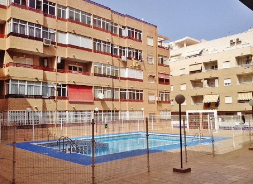 Вторичная недвижимость - квартира - Torrevieja - Centro Ciudad