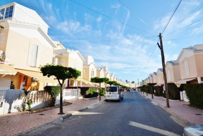 Sale - Villa - Guardamar