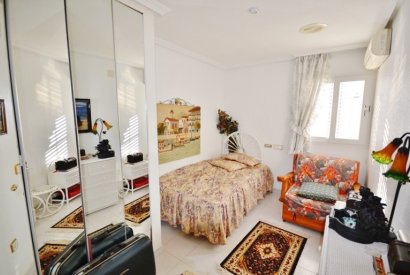 Sale - Villa - Guardamar