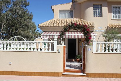 Sale - Villa - Torrevieja - Punta Prima
