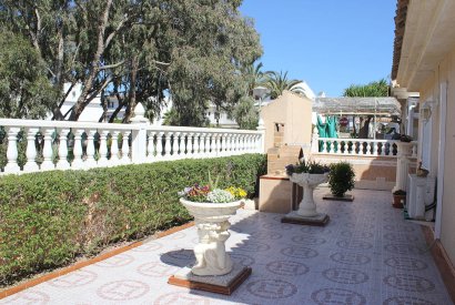 Sale - Villa - Torrevieja - Punta Prima