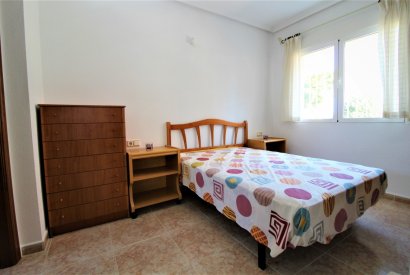Sale - Villa - Orihuela costa - Villamartín Golf Resort