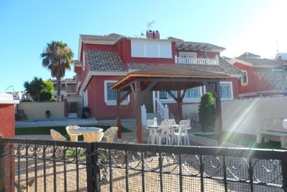 Sale - Villa - Orihuela costa - Villamartín Golf Resort