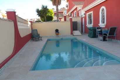 Sale - Villa - Orihuela costa - Villamartín Golf Resort