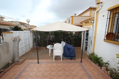 Sale - Villa - Torrevieja - Nueva Torrevieja/Aguas Nuevas