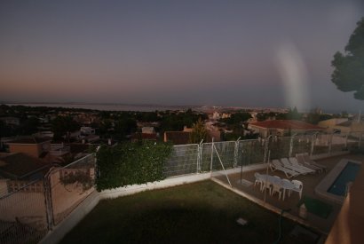 Sale - Villa - Torrevieja - Los Balcones
