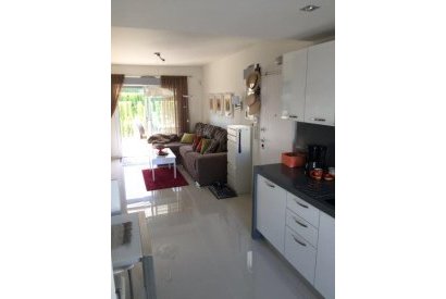 Вторичная недвижимость - квартира - Torrevieja - Punta Prima