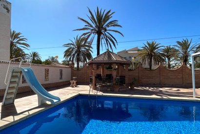 Sale - Villa - Orihuela costa - Cabo Roig