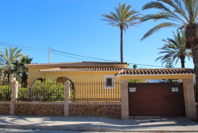 Sale - Villa - Orihuela costa - Cabo Roig