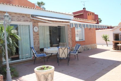 Sale - Villa - Orihuela costa - Cabo Roig