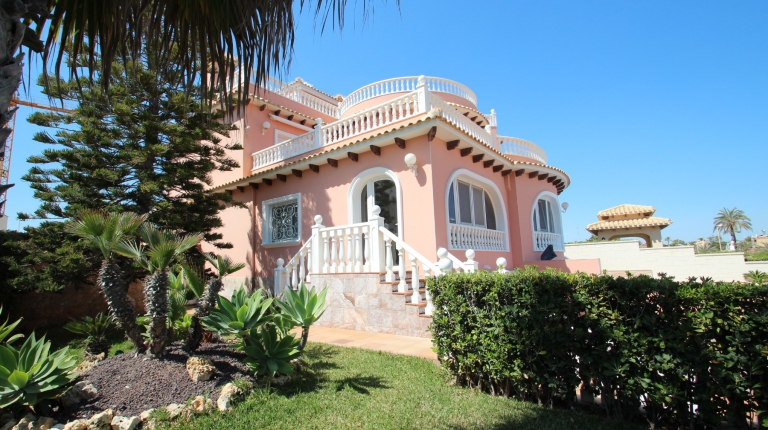 Villa - Sale - Orihuela costa - La Zenia